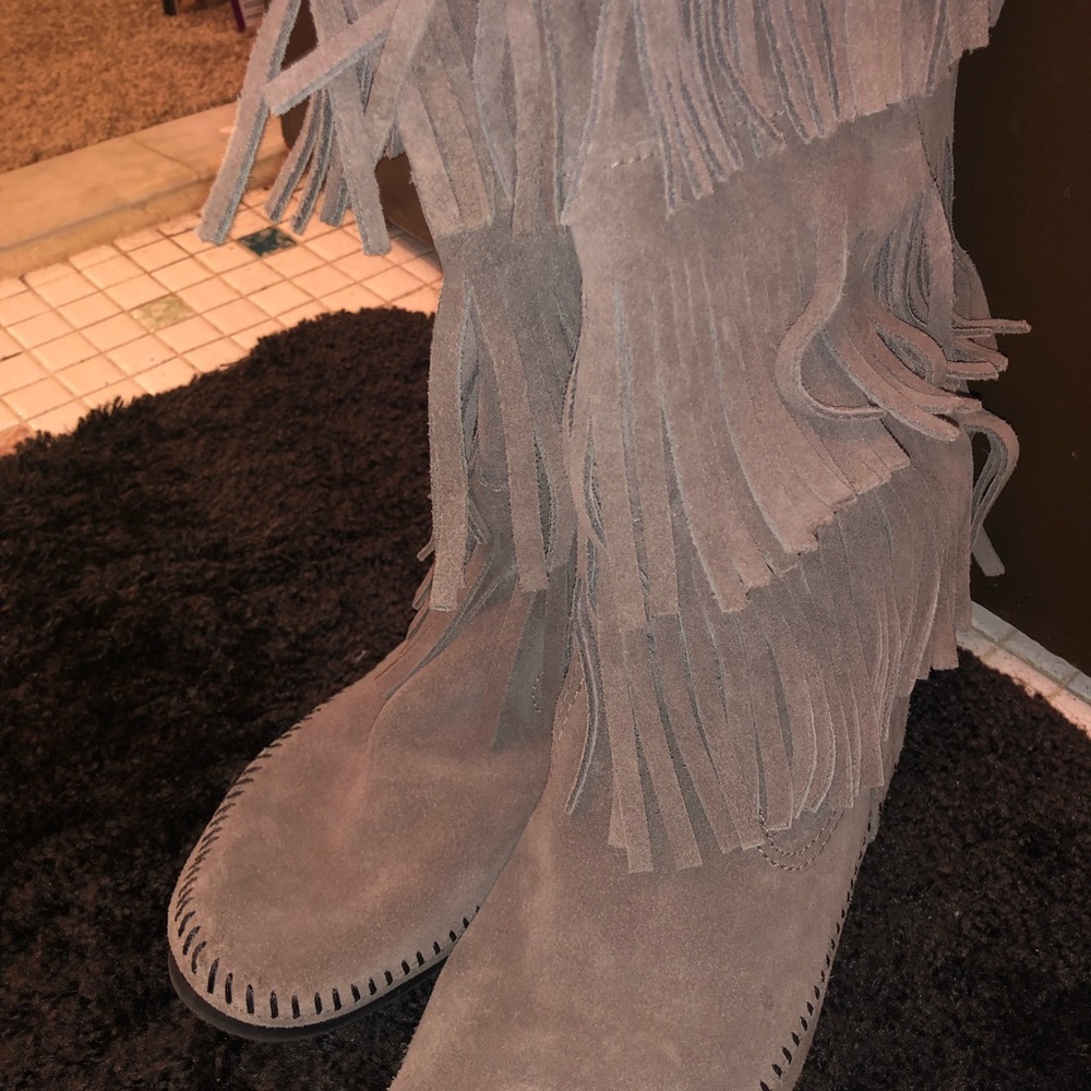 Grey Minnetonka Boots❤️